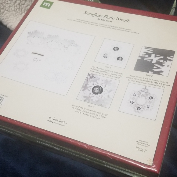 Snowflake Photo Wreath - Picture 3 of 4